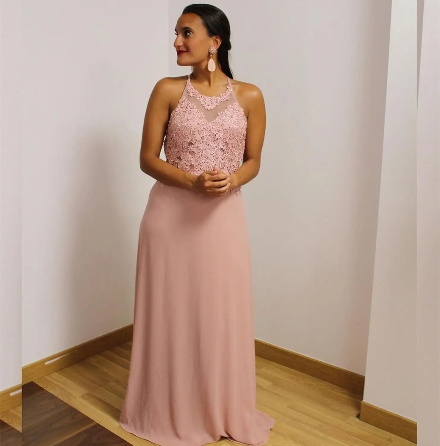 Vestido de noite 2021 rendas apliques sem costas a linha chiffon feminino vestidos de festa lindo halter até o chão simples sem mangas