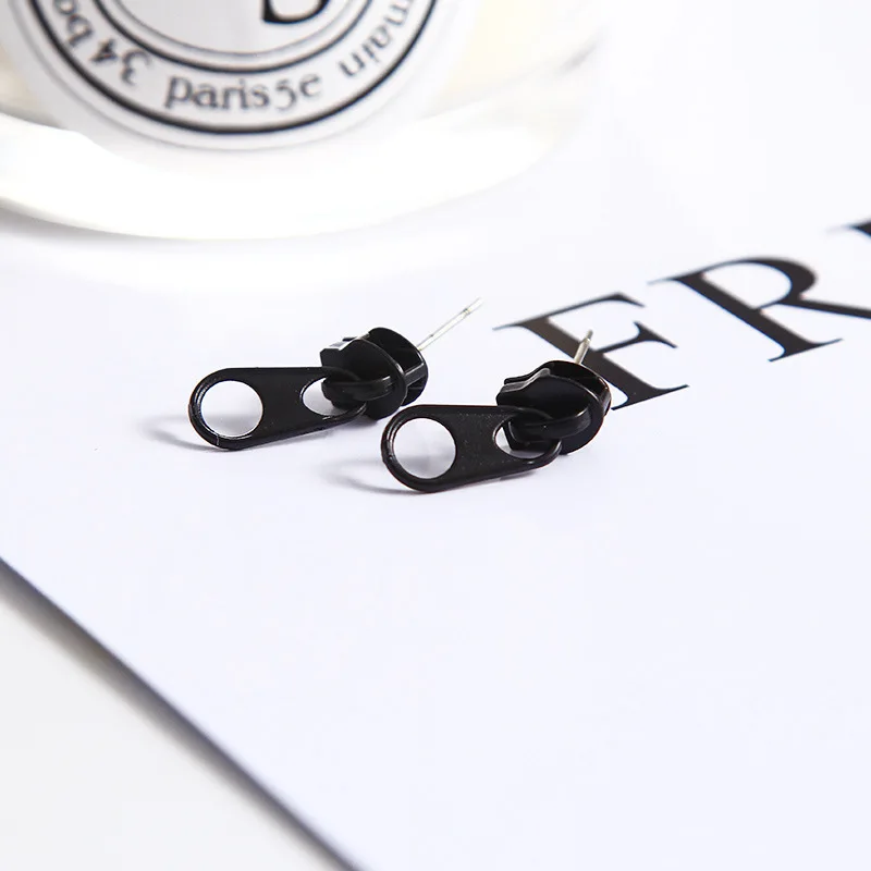 New Fashion Jewelry Personality Retro Punk Metal Alloy Zipper Shape Stud Earrings Girls