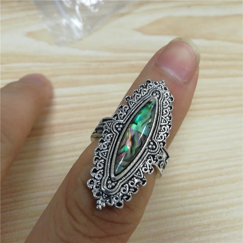 Milangirl Antike Vintage Ring frauen Heißer Verkauf Bohemian Luxus Eingelegten Großen Regenbogen Stein Ring Gravur Klassische Damen Ring