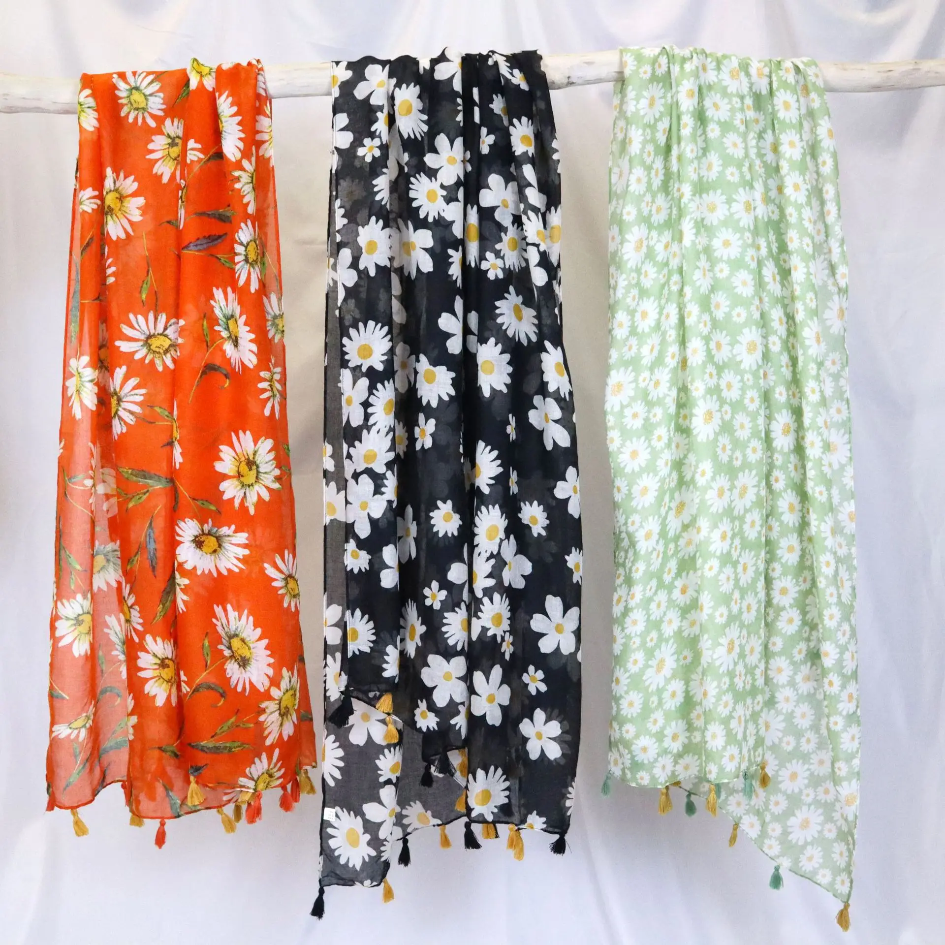 

2020 New Daisy Print Tassel Scarves And Shawls Long Soft Floral Pattern Scarf Wrap Hijab 3 Design Free Shipping