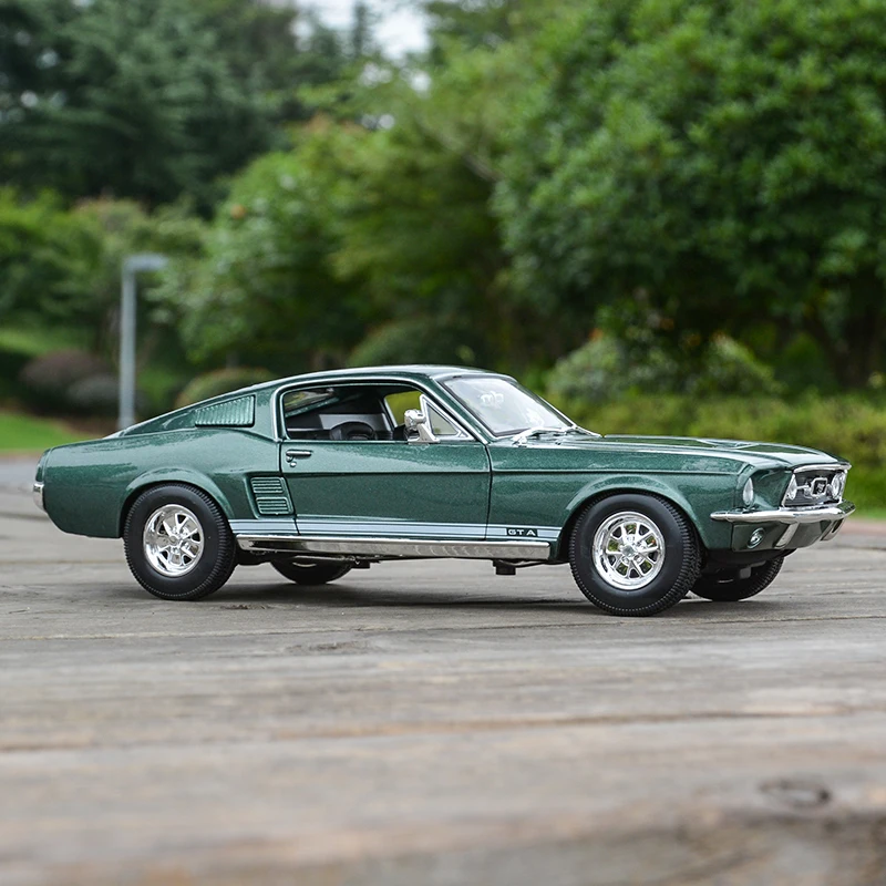 Maisto 1:18 1967 フォードマスタング GTA ファストバックスポーツカー