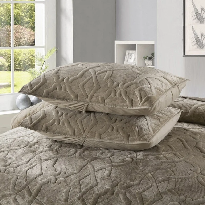 

Soft Velvet Quilt Set 3PCS Bedspread on the Bed Lightweight Embroidered King Queen Size Cotton Coverlet with Pillowcase Blanket