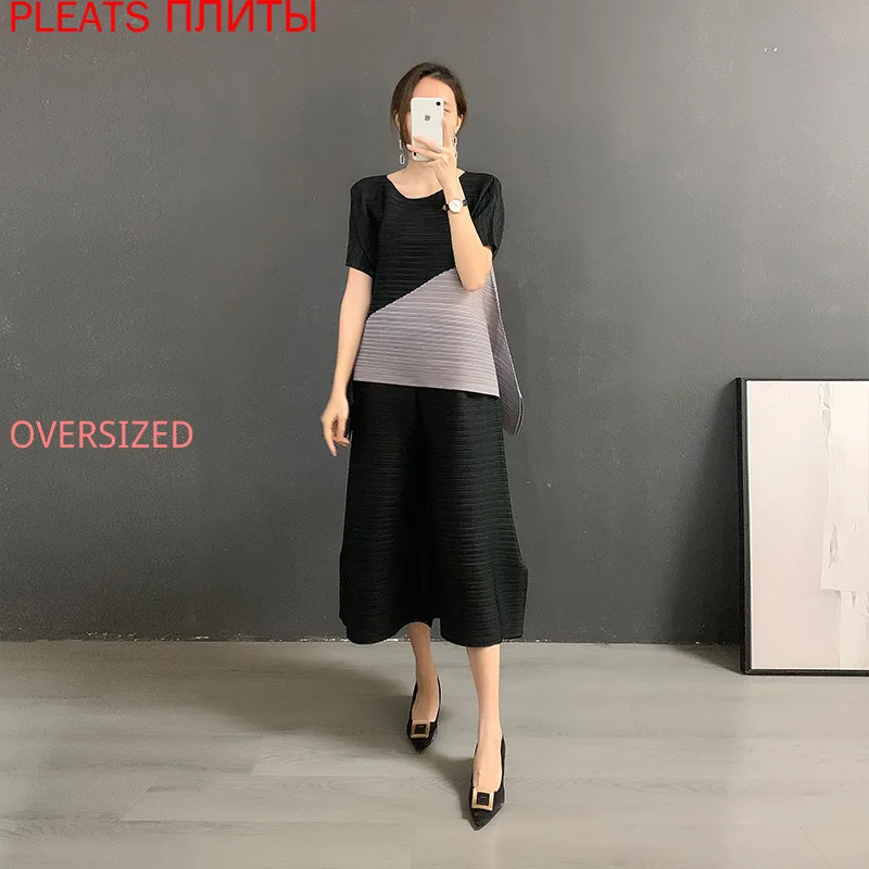 

Miyake Pleated Suit, Short-Sleeved Top, Loose Large Size, Wide-leg Cropped Trousers, Color Matching, Two-Piece Suit, New