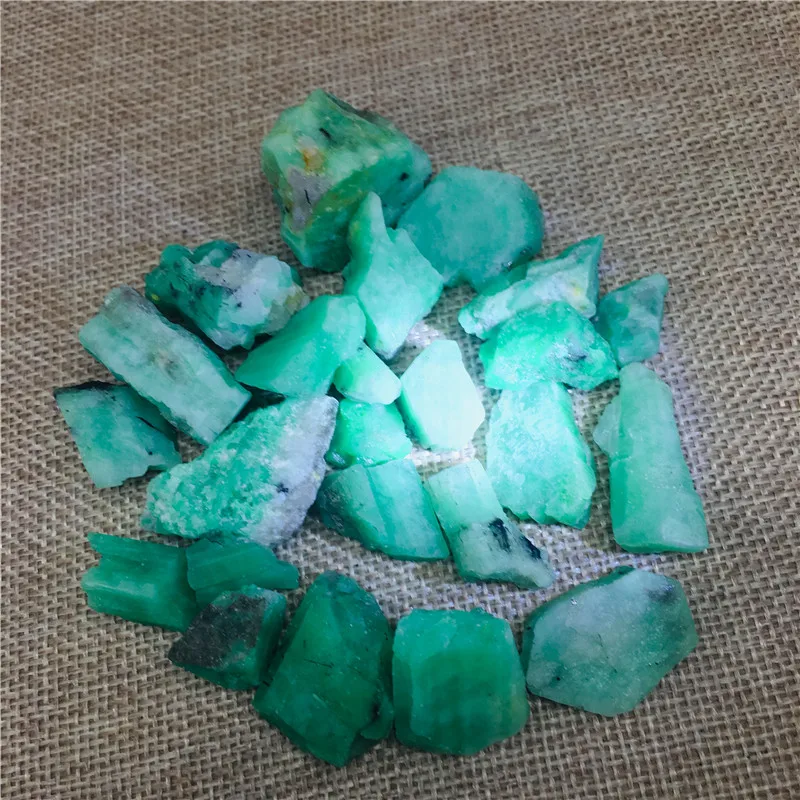 2-15g Natural rough run emerald and mineral reiki treat crystal original gem specimen making jewelry