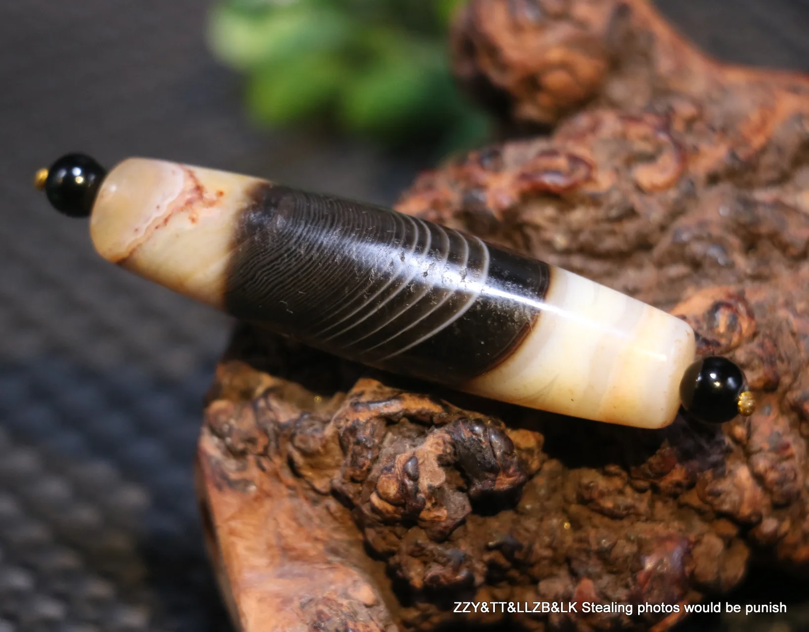 Energy Tibetan Old Oily Agate Silkworm Line Healer Medicine dZi Bead Amulet UF06 UPD210825A1