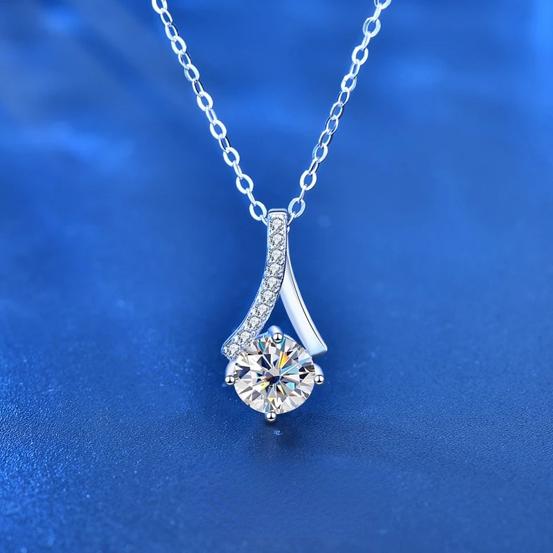 

S925 Sterling Silver Necklace Female Clavicle Chain Four Prongs 1 Carat Moissanite Pendant Fine Silver Jewelry