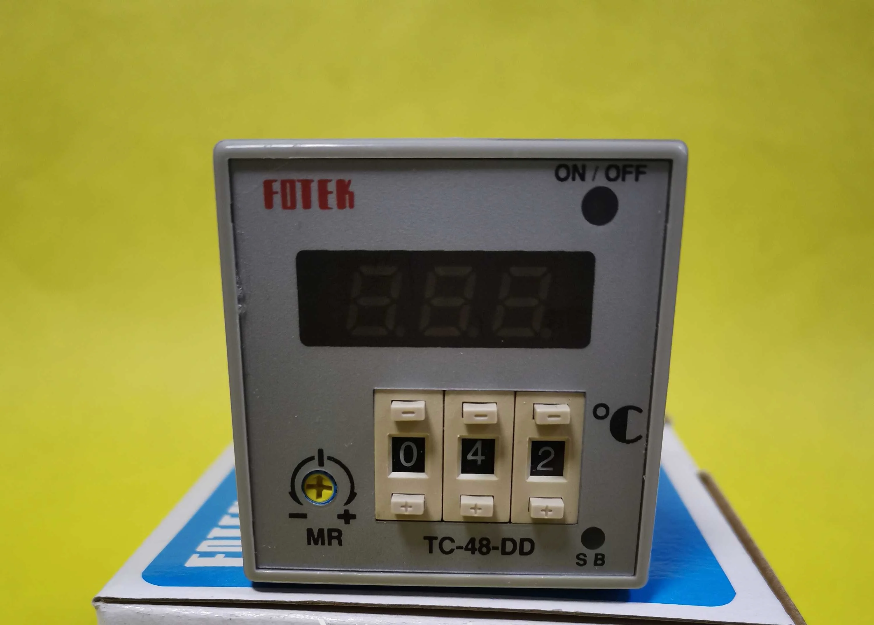 

New original imported FOTEK Taiwan tc-48-dd temperature control regulator thermostat TC48-DD-R3