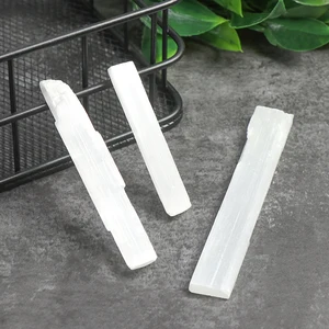 Natural White Selenit Plass Plass, Reik unregelmäßige Mineralarten, Kristallwoche, DIY -Schmuck, Steintellung des Anhängers, 1PC 12 Hauptverkaufsanhänger Selenit - №7