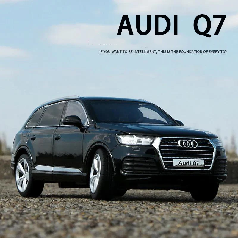 1:32 Scale Audi Q7 Sport SUV Alloy Car Model With Pull Back Sound Light Children Gift Collection Diecast Toy Model