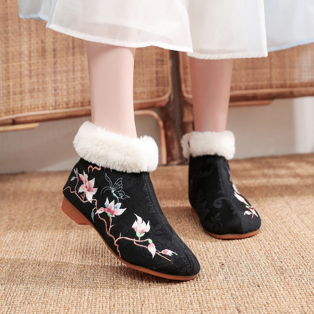 Veowalk Vintage Flower Embroidered Women Canvas Flat Ankle Boots Woman Comfortable Winter Black Boots With Fur Big Size Shoes