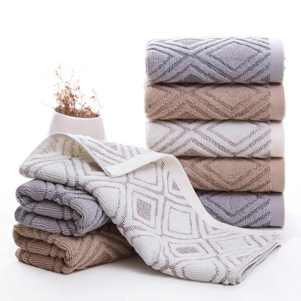 Wholesale Bath Towel 3 Colors Excellent Softness Fadeless Portable Bath Towel Highly Absorbent Towels