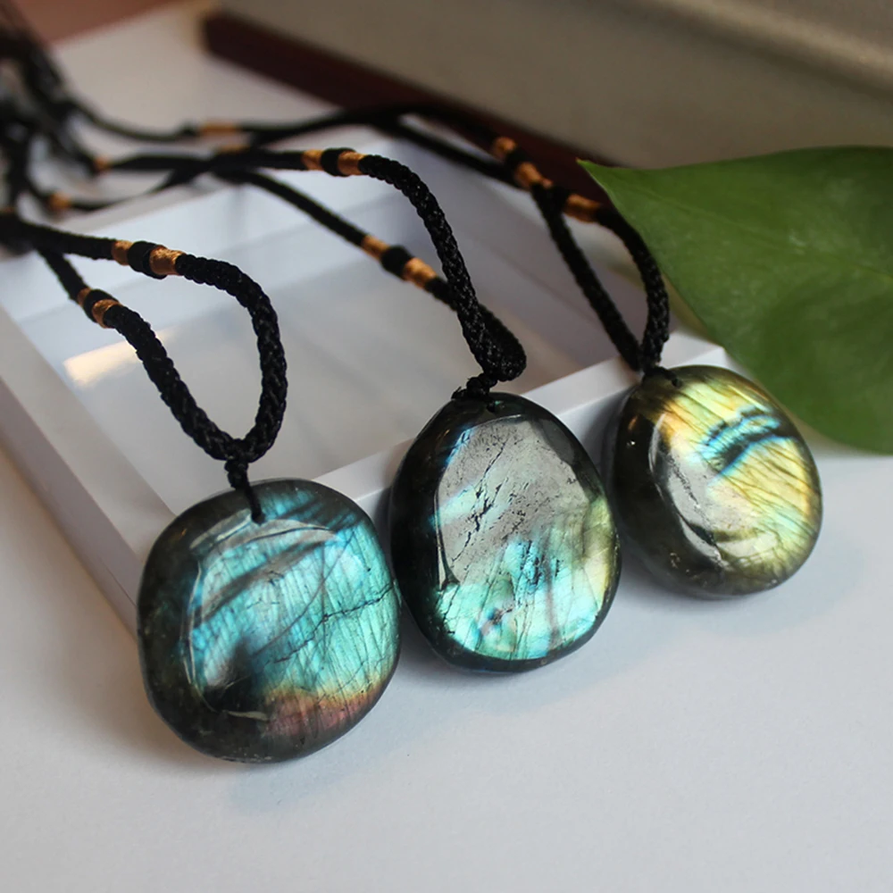 Natural Labradorite Moonstone Pendant Necklace Charms Crystal Necklace for Women Men Energy Stone Necklace Spiritual Jewelry