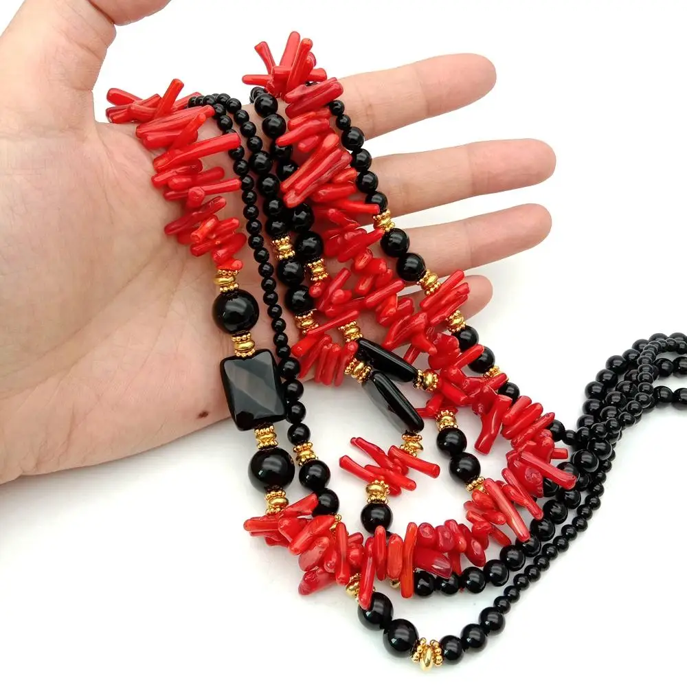 YYGEM 18'' 3 Rows Red Coral Chips Round rectangle Black Onyx statement Necklace