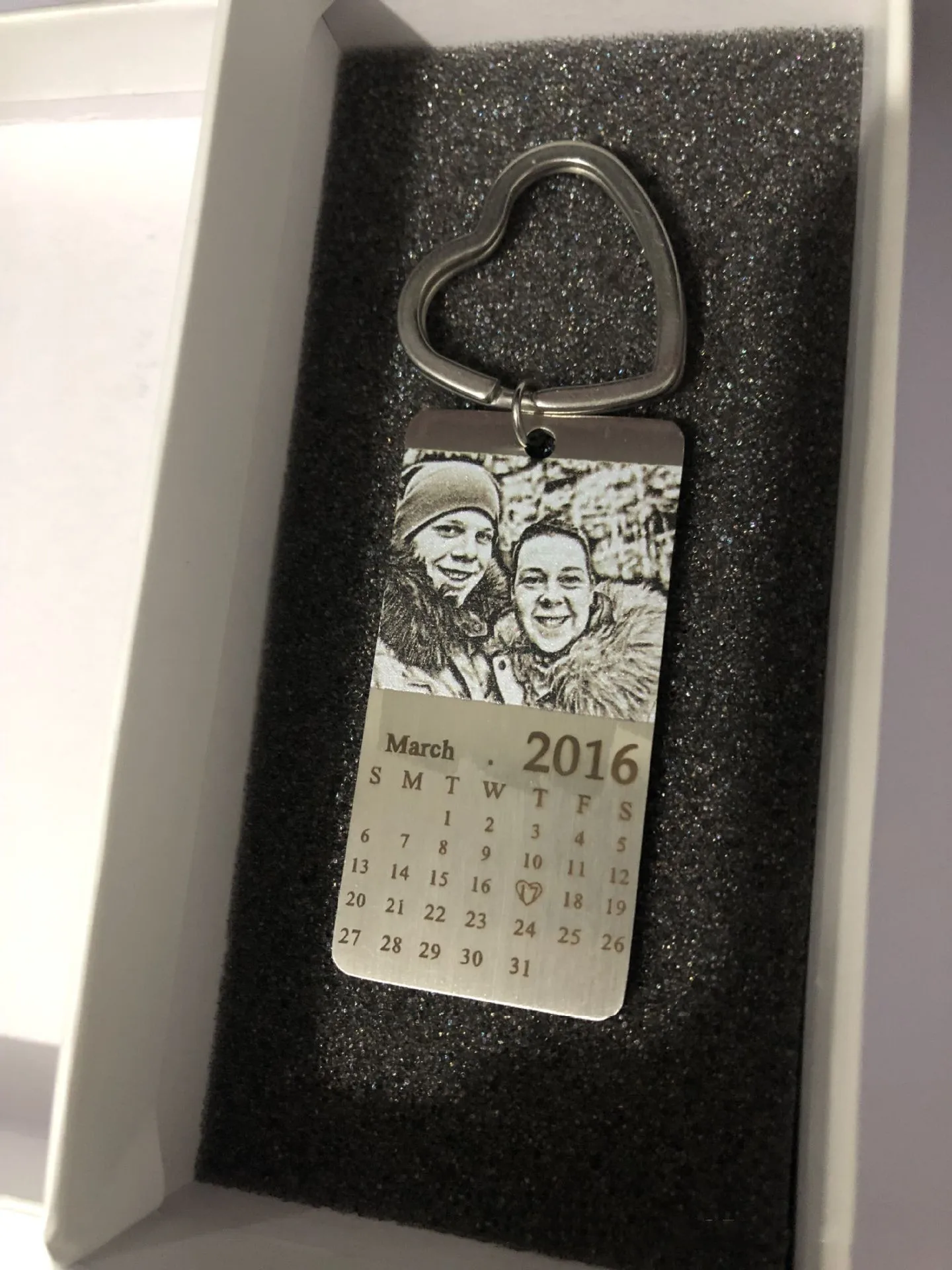 DIY photo keychain calendar birthday couple anniversary custom carved photo keychain date