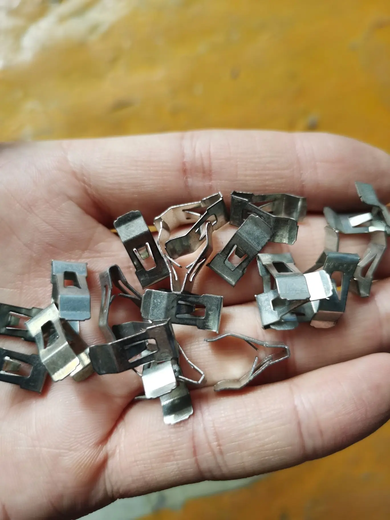 100 Pcs Auto parts DVD CD Instrument Panel Dashboard Retainer Clip Metal for Nissan
