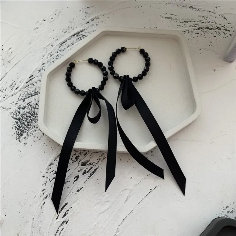 2020 New Women Korean temperament Black crystal earrings contracted long Ribbon Drop earrings geometric circular modelling