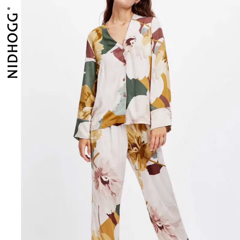 New Satin Floral Printing Pajama Set Fashion Long Sleeve Pijamas Women V-Neck Loungewear Set 2 Piece Home Clothes Sleepwear 2020