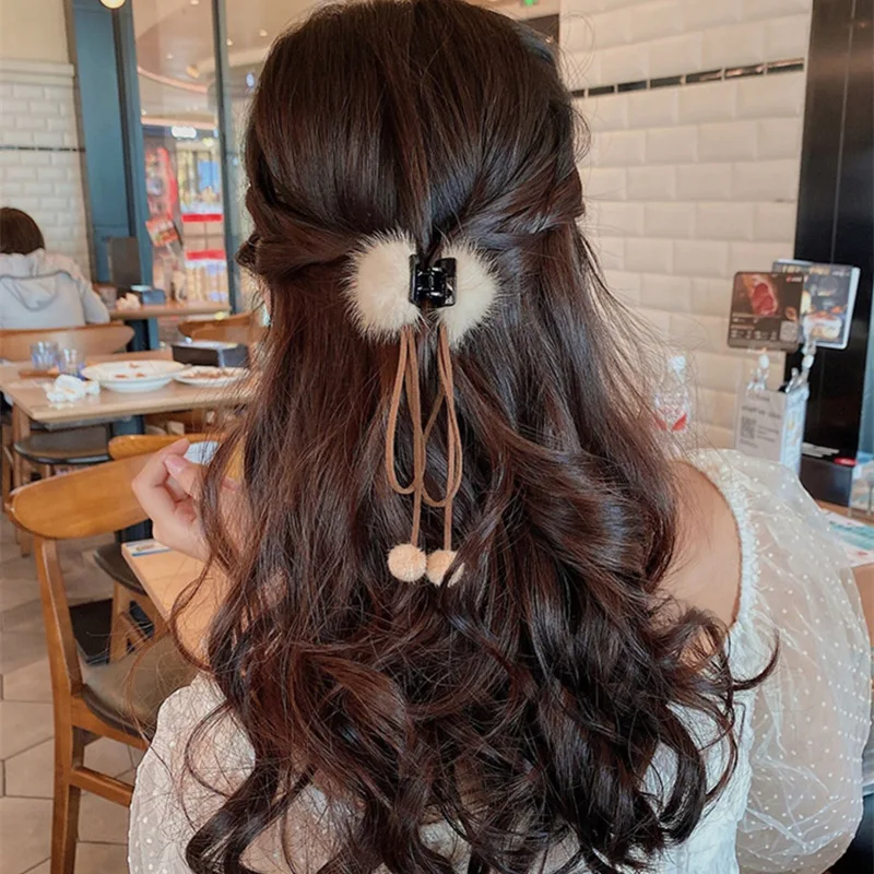 

Autumn and winter models plush tassel hair small catch clip new elegant temperament back head hair clip ins clip headdress card