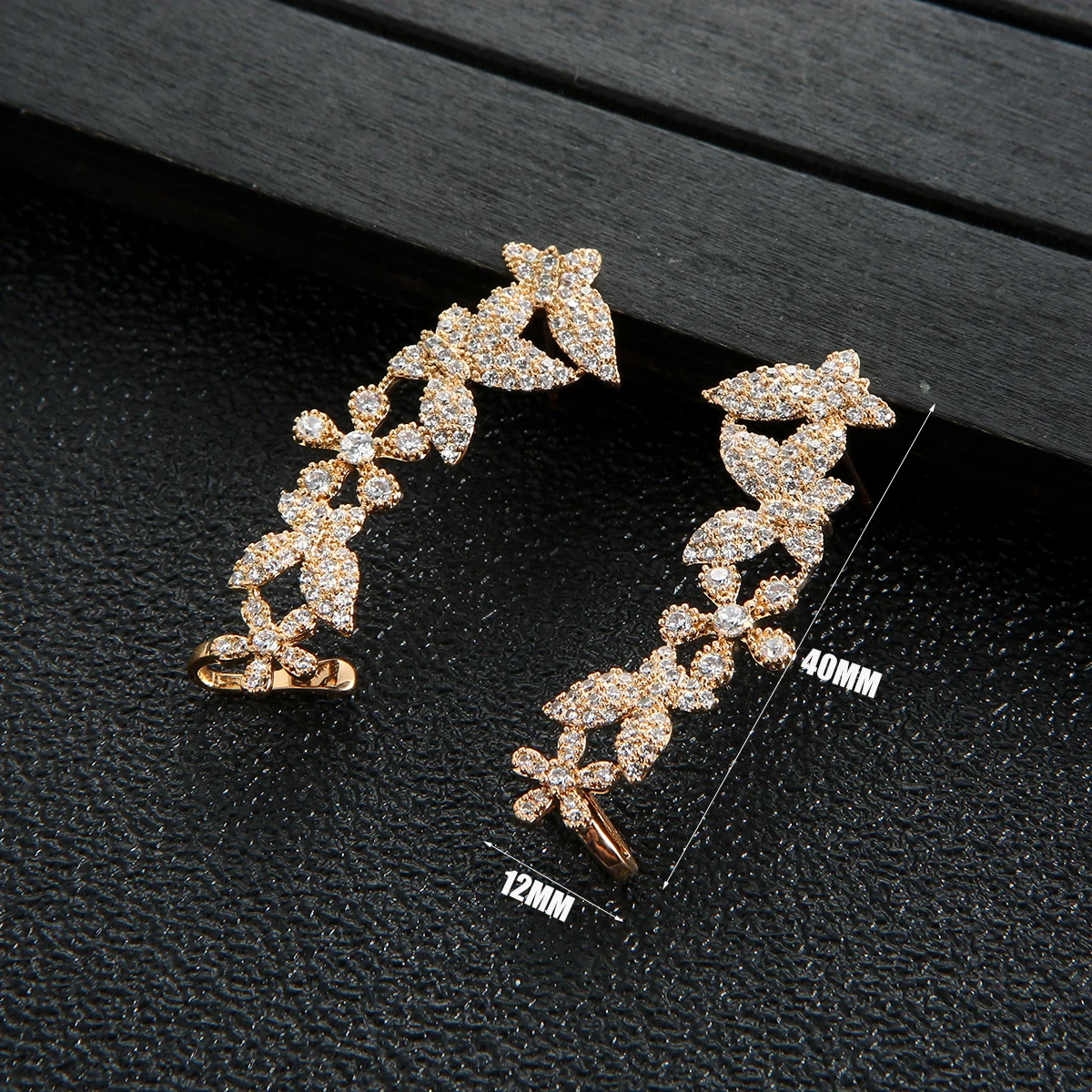 여성을위한 럭셔리 나비 스터드 귀걸이 웨딩 큐빅 지르코 - Women Accessories Dubai 리뷰 및 가격