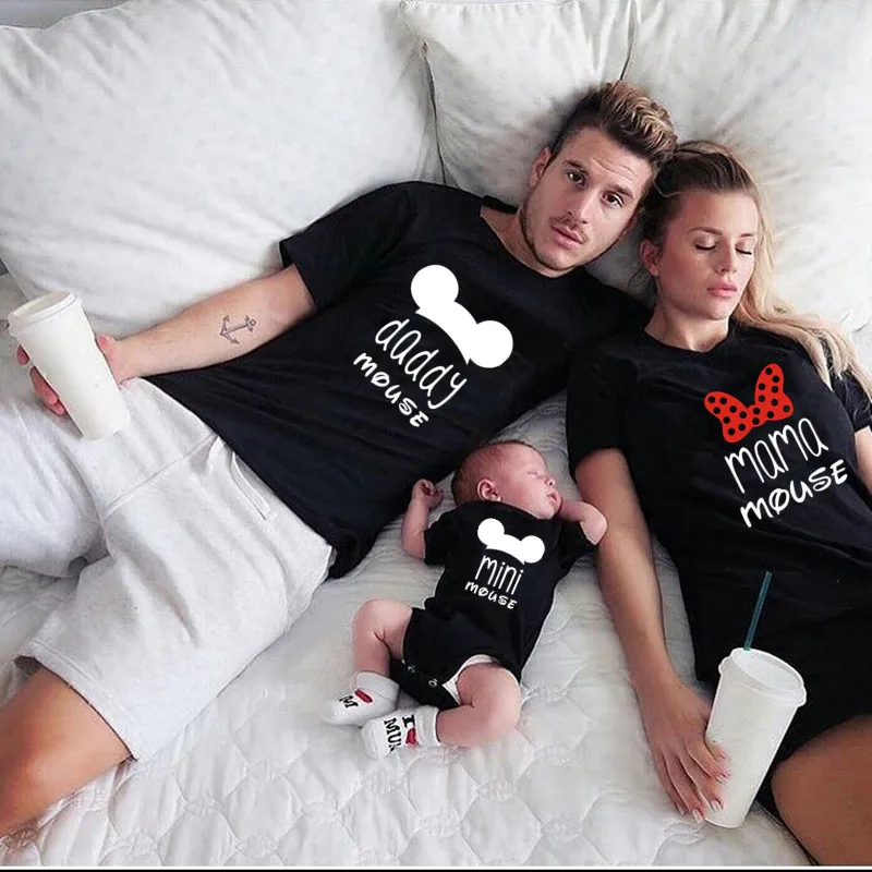 New Father Mother Kids Baby Family Matching Clothes Short Sleeve Cartoon Tops Matching Outfits Family Look Black T-Shirts 1pc