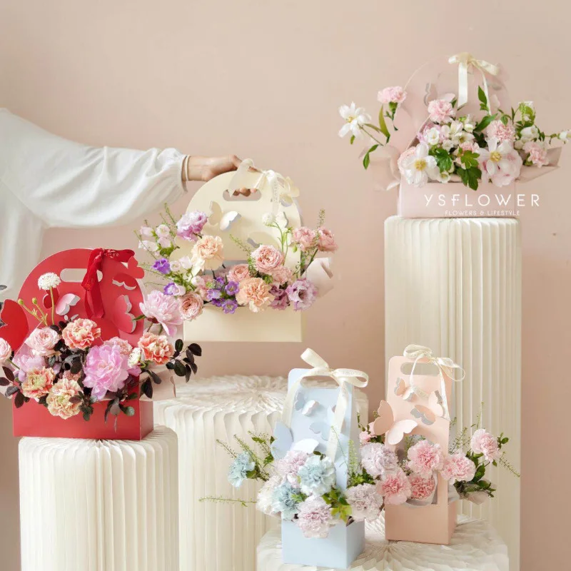 

10pcs/lot Portable Paper Flower Basket Butterfly Flower Box Cute Kraft Handbag Wedding Rose Party Gift Box Packaging