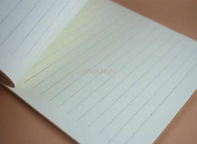 A5 Cowhide ขึ้นม้วนหนังสือ Blank Line Graffiti Notepad นักเรียน Excerpt