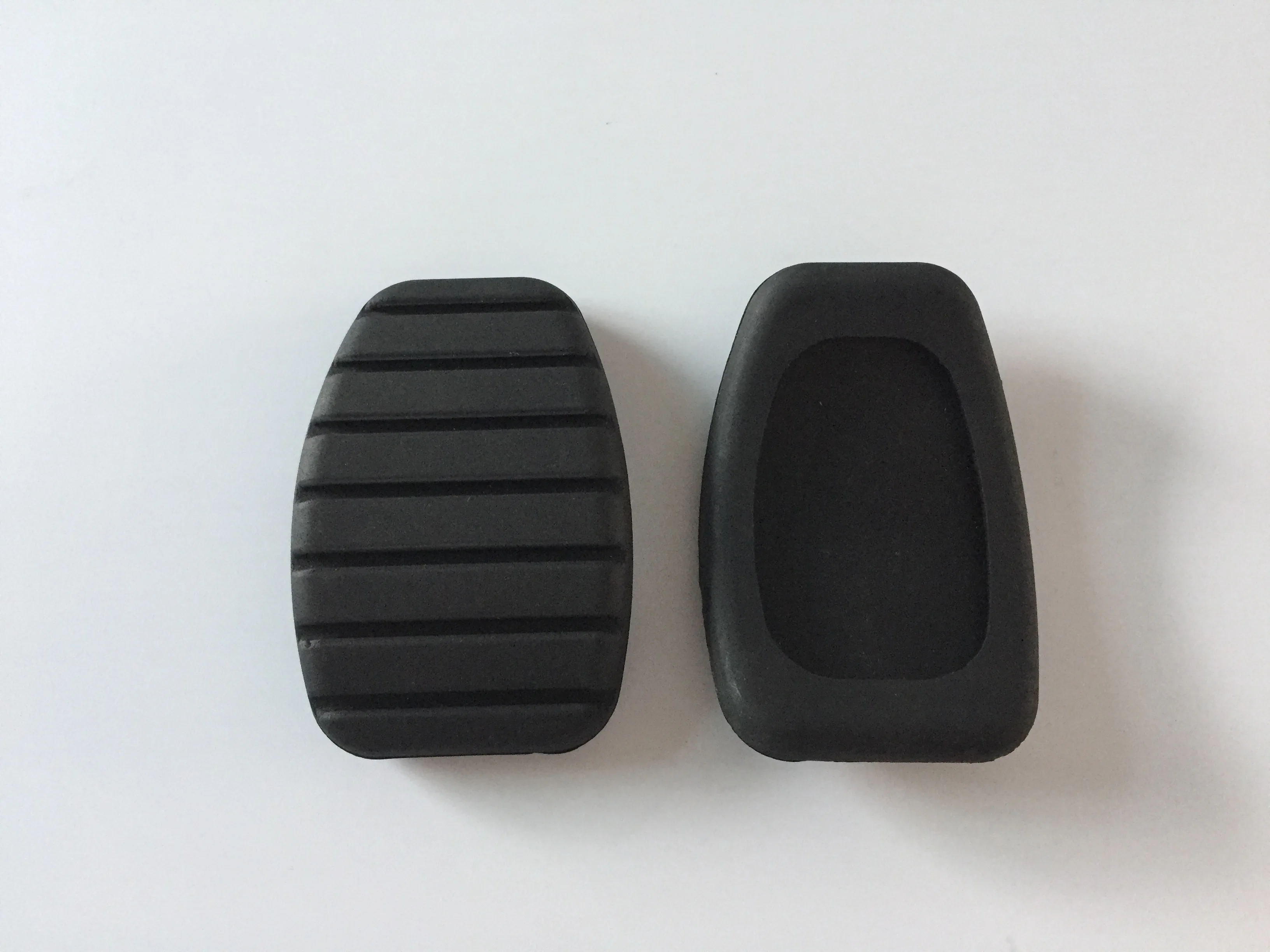 1 Pair Clutch Brake Rubber Pedal Pad Replacement Cover For Renault Modus Megane Trafic Twingo AF Easy Installation