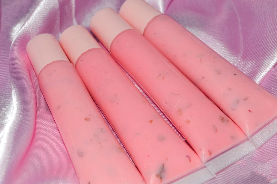 Private Label Wholesale Vendor Make Your Own Moisturizing Glossy Base Lipgloss High Quality Transparent Tube Natural Lip Gloss