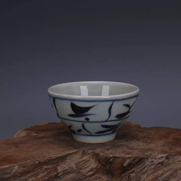 Late Qing Dynasty Handmade Porcelain Blue and White Sword Pattern Single Kung Fu Tea Cup