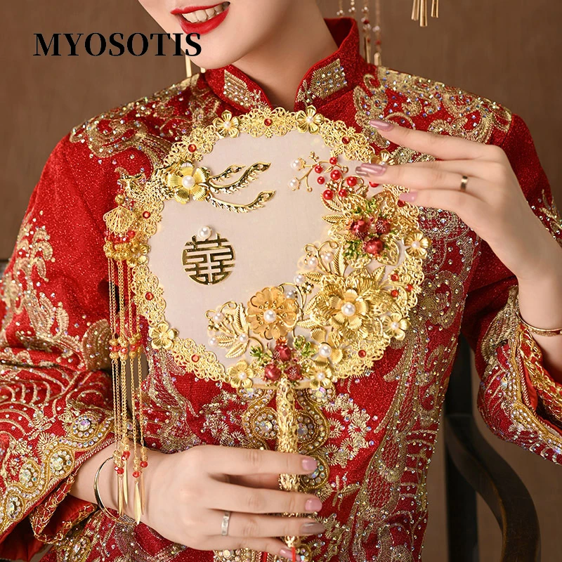 Elegance Vintage Red Gold Bride Bouquet Chinese Traditional Round Palace Hand Held Fan For Wedding Bouquet