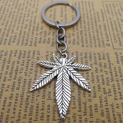 Retro New Fashion Keychain Alloy Large Maple Leaf Keychain Pendant Antique Silver Friends Jewelry Gift Keychain