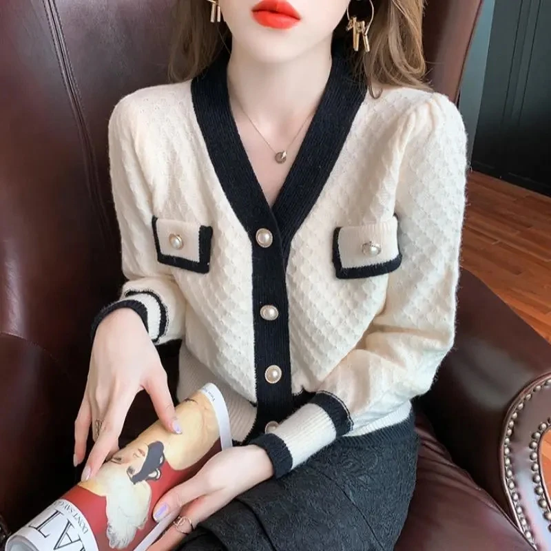 

Spring Autumn 2024 New Korean Fashion Temperament Color Matching V-neck Cardigan Sweater Women Jacket Long-Sleeved Sweater Top