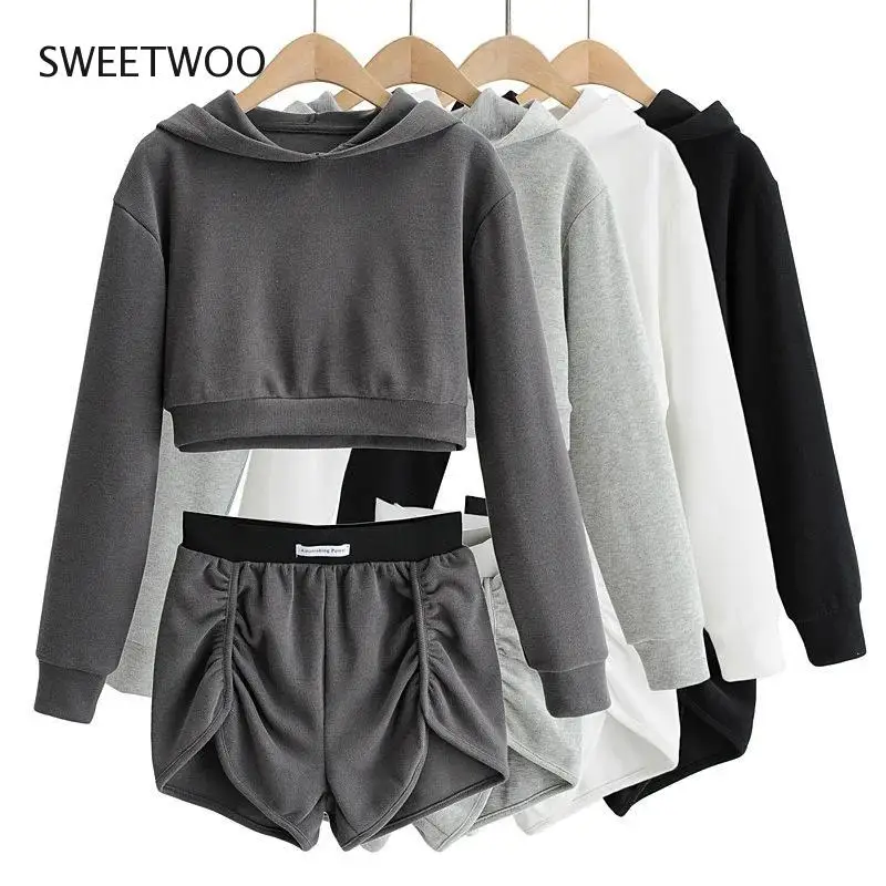 

2021 Spring Women's Shorts Set Harajuku Retro Hooded Sweater + Pleated Thigh Root Shorts Sports Suit