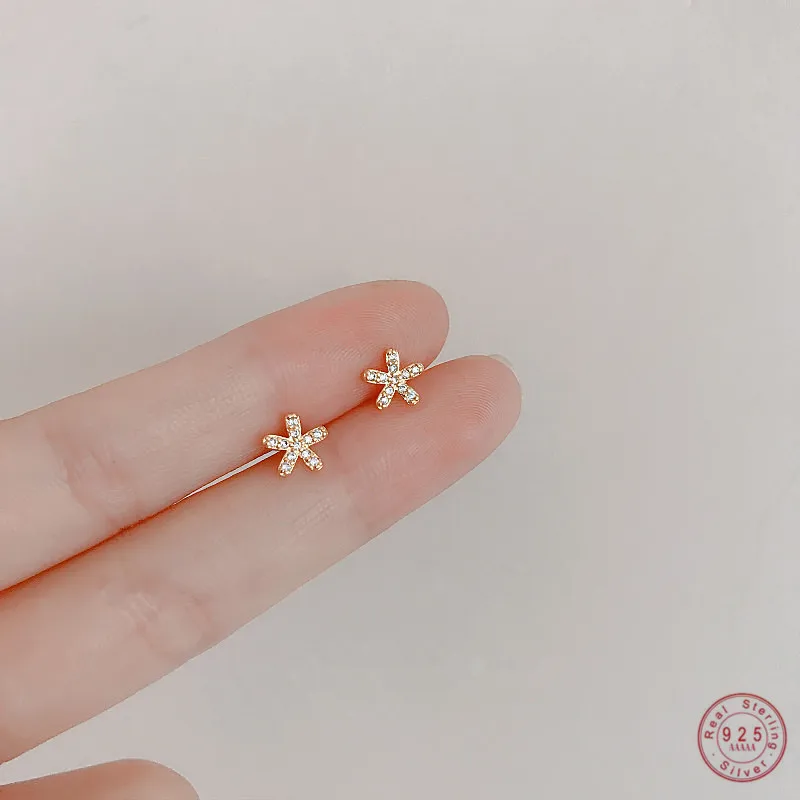 925 Sterling Silver Pavé Crystal Small Flower Earrings Women Exquisite Fashion Student Girlfriends Jewelry Girlfriend Gift