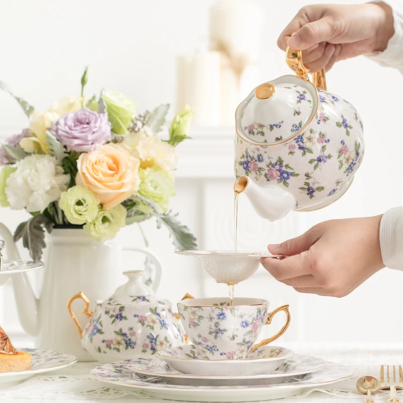 

EECAMAIL European-style Coffee Cup Saucer Luxury ins English Afternoon Tea Bone Porcelain Tea Set Ceramic Plate Dessert Plate