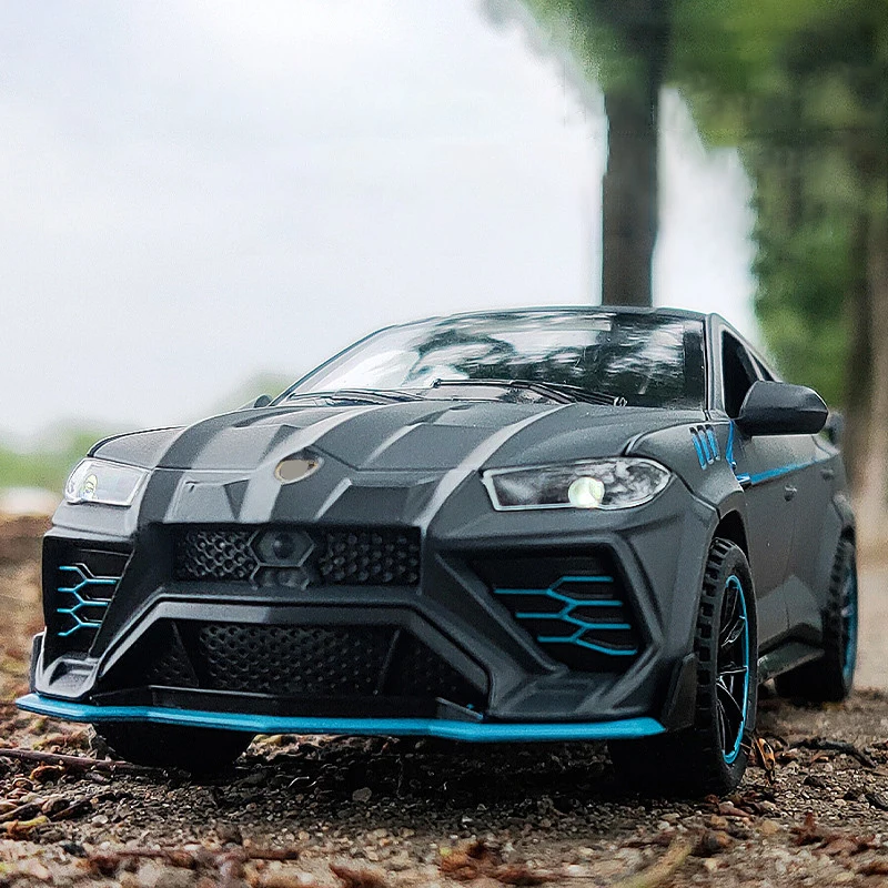 New 1:32 Bison URUS SUV Simulation Alloy Car Model Sound and Light Crafts Decoration Collection Toy Birthday gift