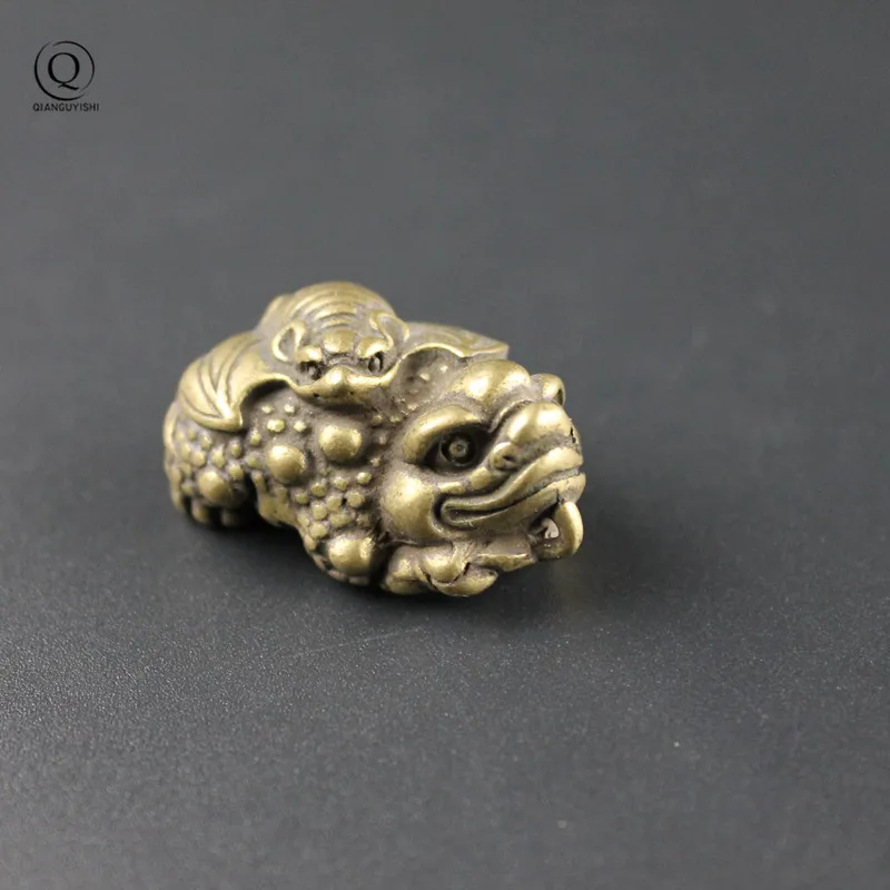 Vintage Copper Mother and Son Toad Gifts Handmade Keychain Pendants Brass Bufo Lucky Feng Shui Car Key Chains Hanging Trinkets