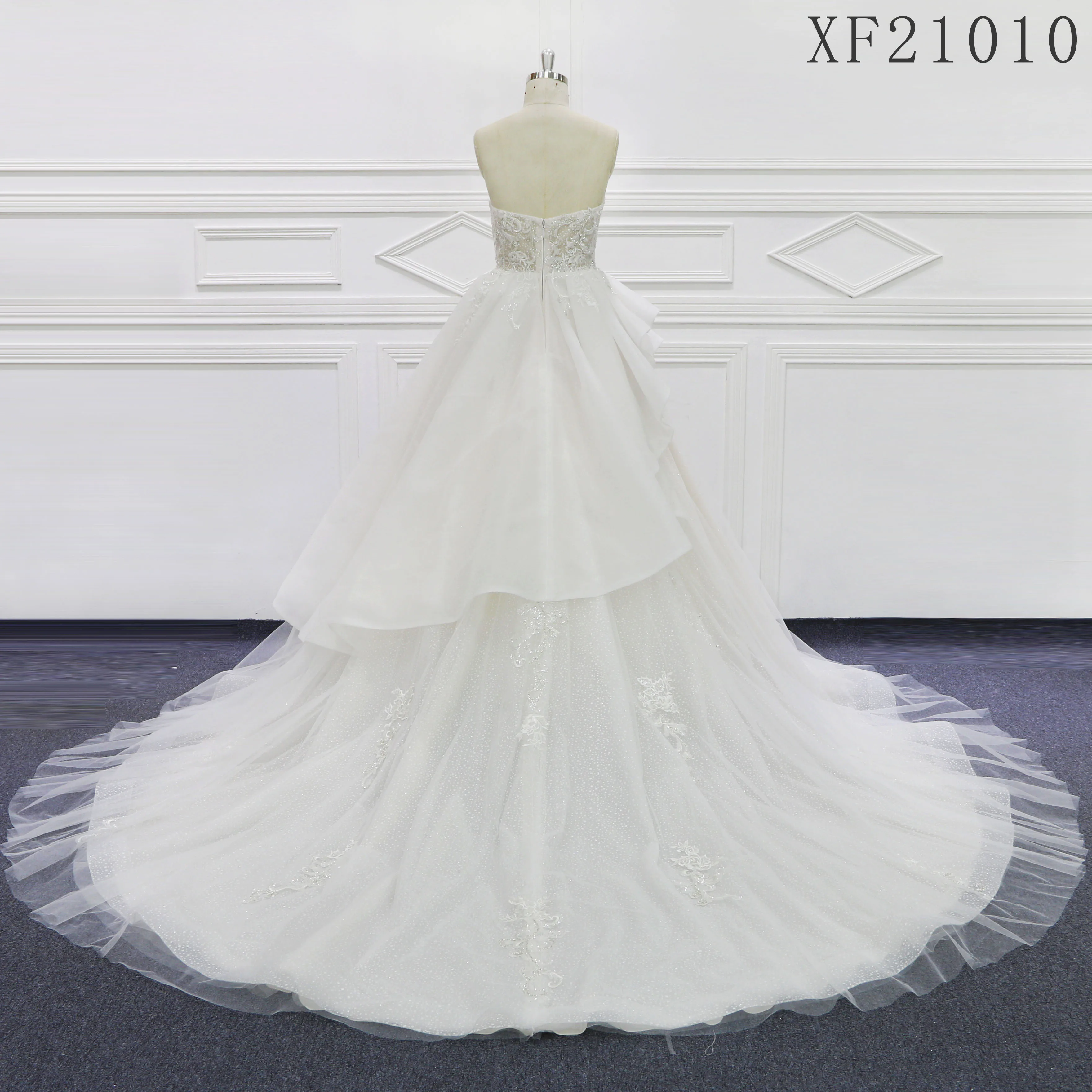 New Arrivals High quality Custom made 2022Wedding dress Court train Three Quarter XF21010