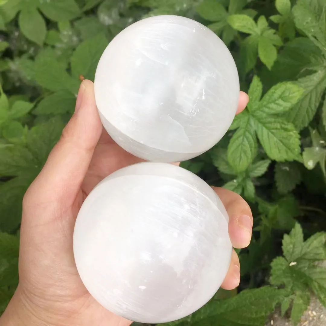 Natural white selenite opal polished crystal spherical stone gemstone healing original gypsum stone