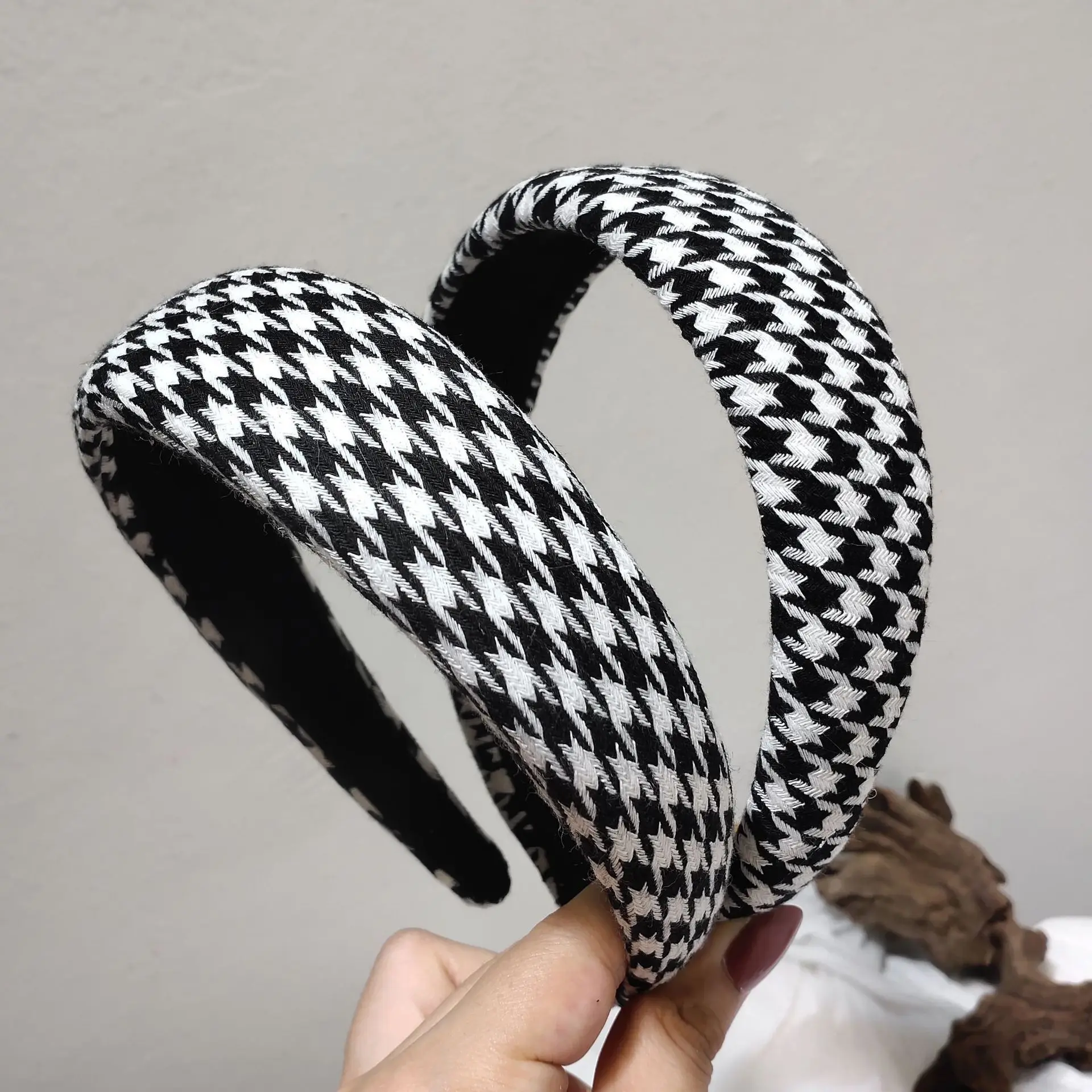 Hair Band Black And White Plaid Hairpin Wide-Brimmed Sponge Out Simple Headwear