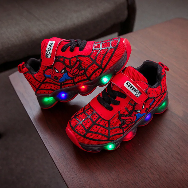 Scarpe luminose per bambini Disney primavera/estate Spider-Man ragazzi e ragazze scarpe da corsa scarpe sportive per bambini luci a LED a rete