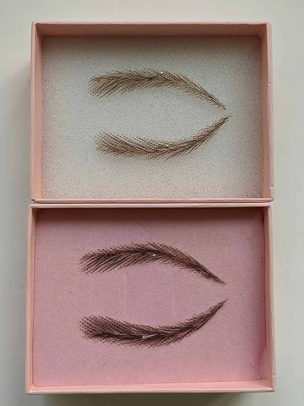 A Pair of Hand Made Human Hair Eyebrow Fake Eyebrow 013 Light Brown Color Handmade Swiss Lace Invisible Reality Eyebrow