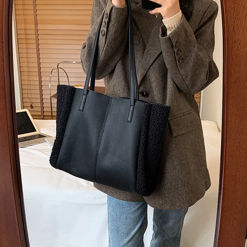 Luxury Brand Designer Big Capacity Shoulder Bag Women\'s Handbag And Purses 2022 New Lambwool Ladies Clutch Casual Totes Qualited