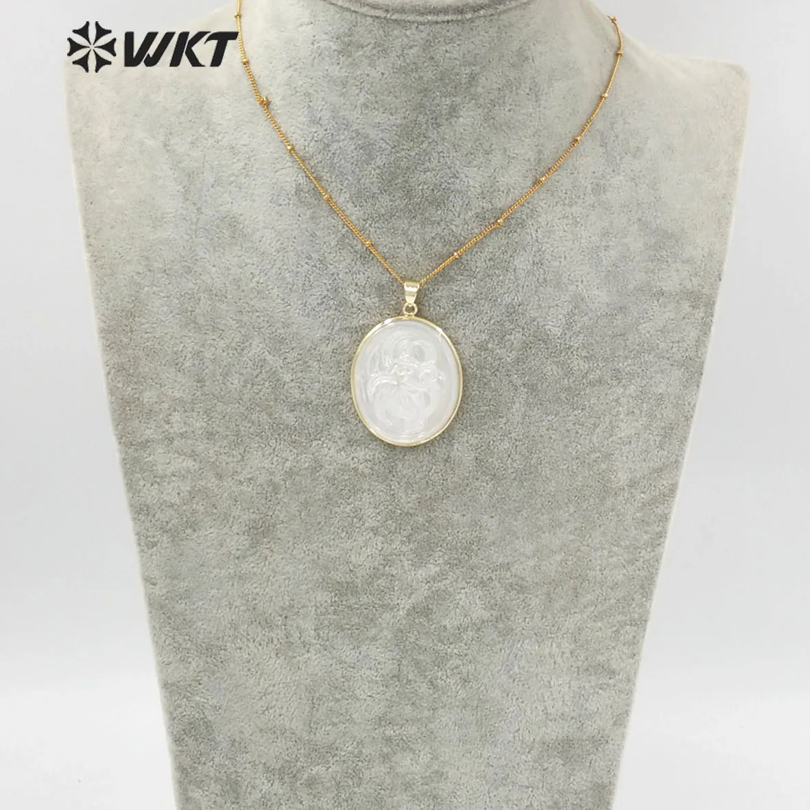 WT-JN144 Amazing Handmade Natural Pearl Shell Beauty Fashion Necklace Gold Bezel Girl Decorative