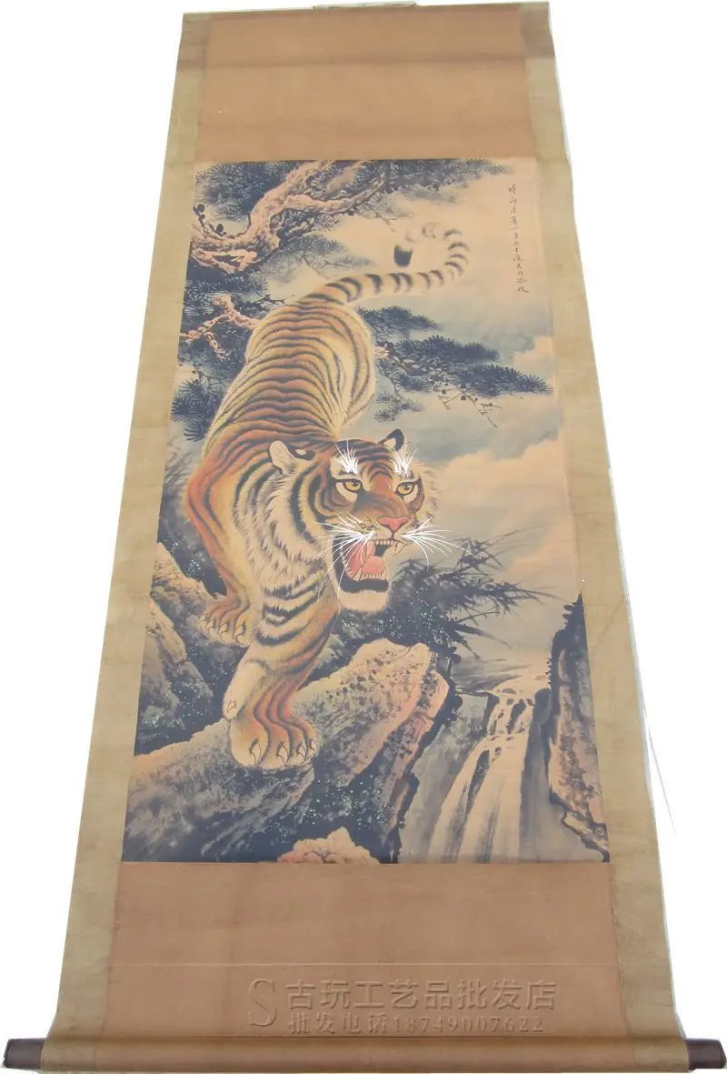 Exquisite Chinese old painting scroll painting of Tiger Tiger down