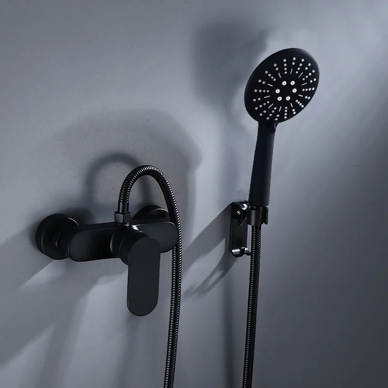 ห้องน้ำชุดระบบฝักบัว Black Wall Mount หัวฝักบัวฝักบัวก๊อกน้ำร้อนและเย็น Mixer Tap