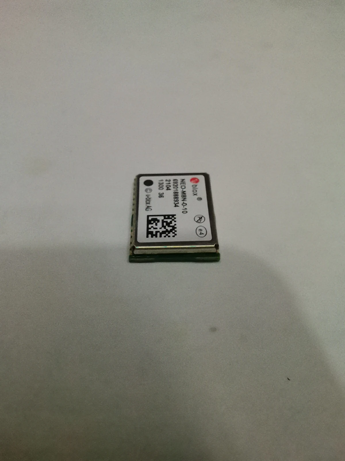 2 pezzi NEO-M8N-0-10 modulo sensore IC è disponibile a magazzino