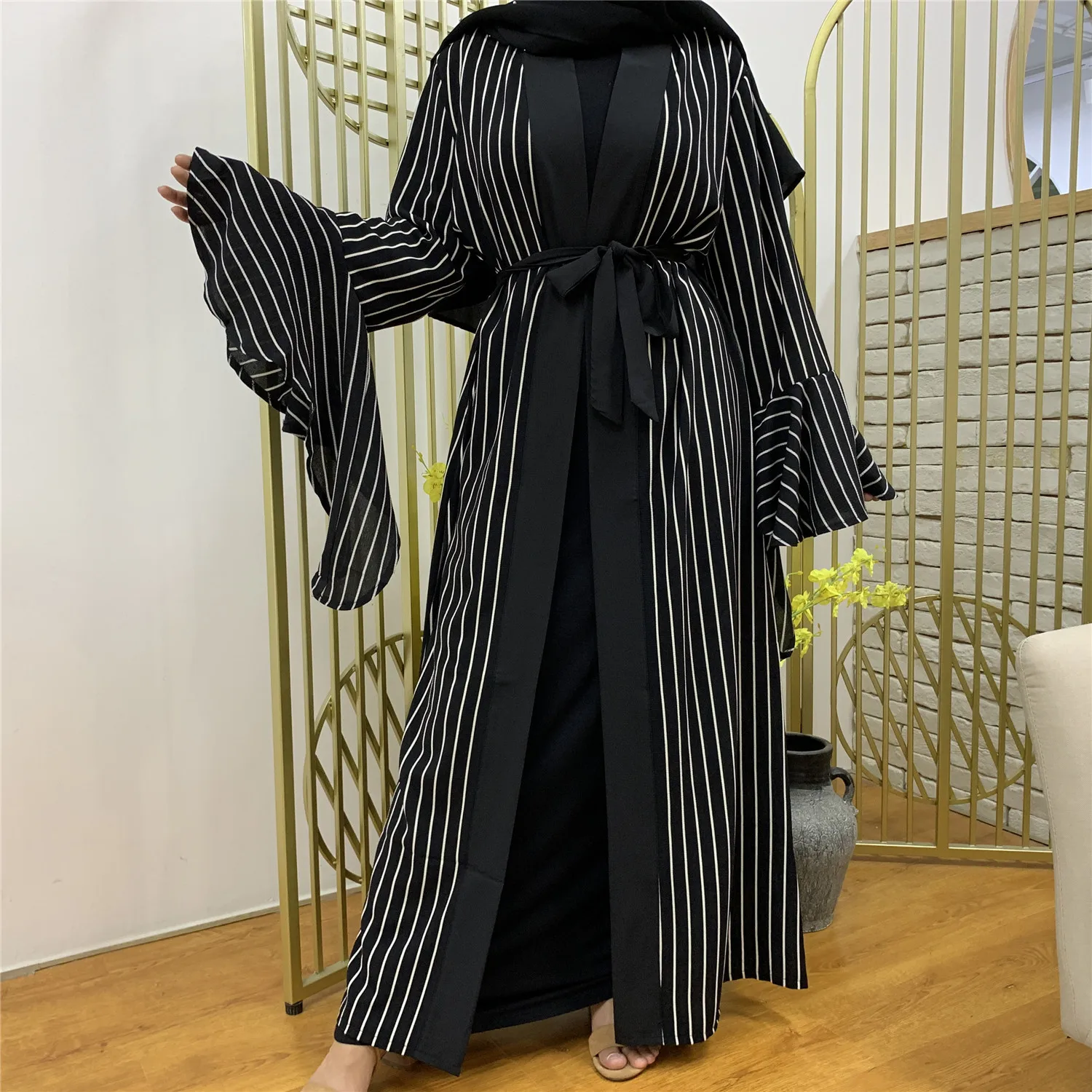 

Fashion Flare Sleeve Abaya Dubai Arabic Muslim Fashion Hijab Islam Clothing Maxi Dress Women's Vestidos Robe With Belt F2719