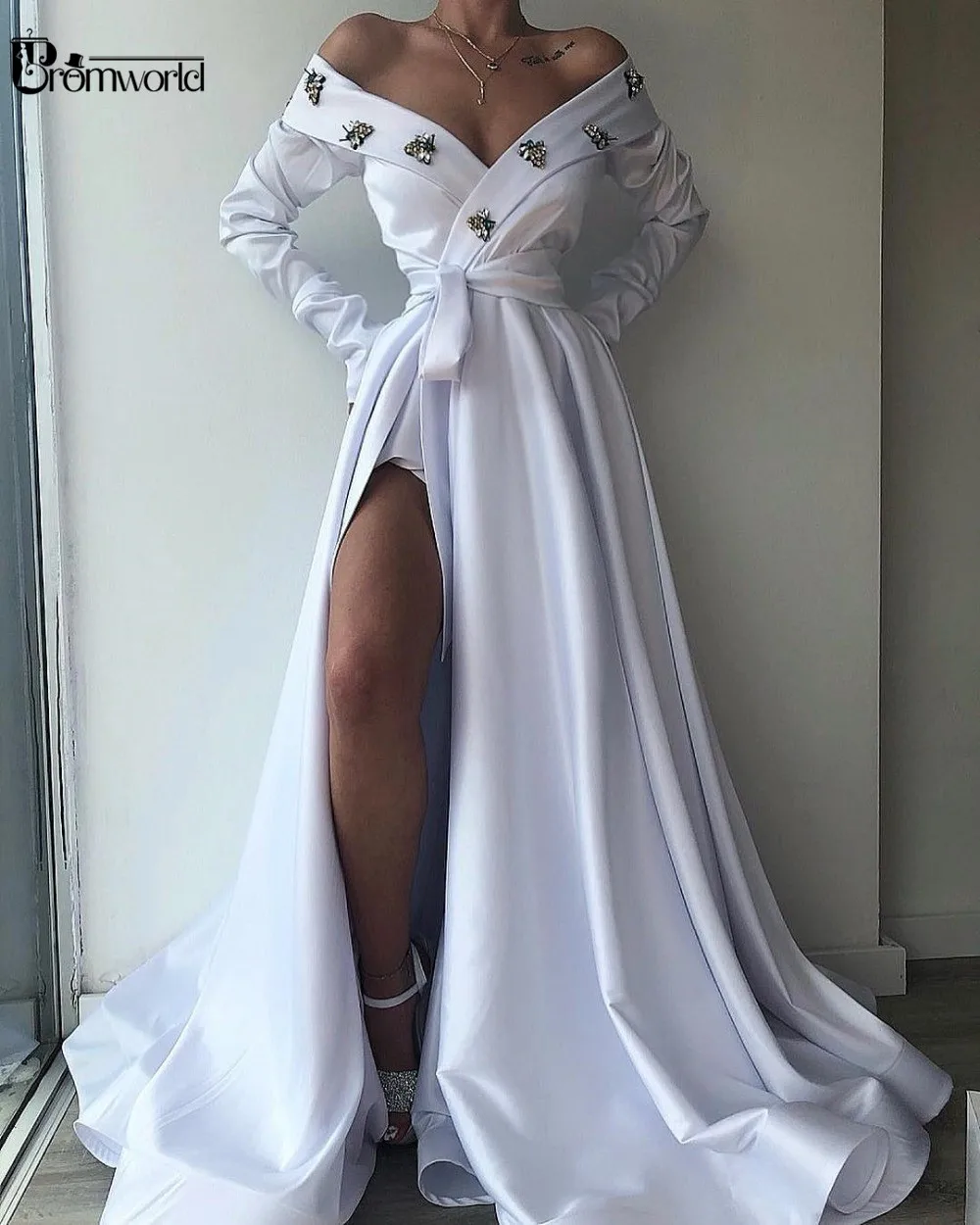 

Sexy Off The Shoulder V-Neck White Evening Dresses 2024 A-Line Beading Full Sleeves Split Prom Dress Long Vestidos De Festa