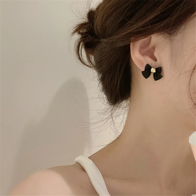 Zeojrlly Trendy Bowknot Metal Women  Stud Earrings Black Bow Korean  Fashion Female Elegant Jewelry